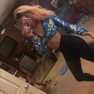 ADIDAS VINTAGE CROPPEF HOODIE SOOO CUTE